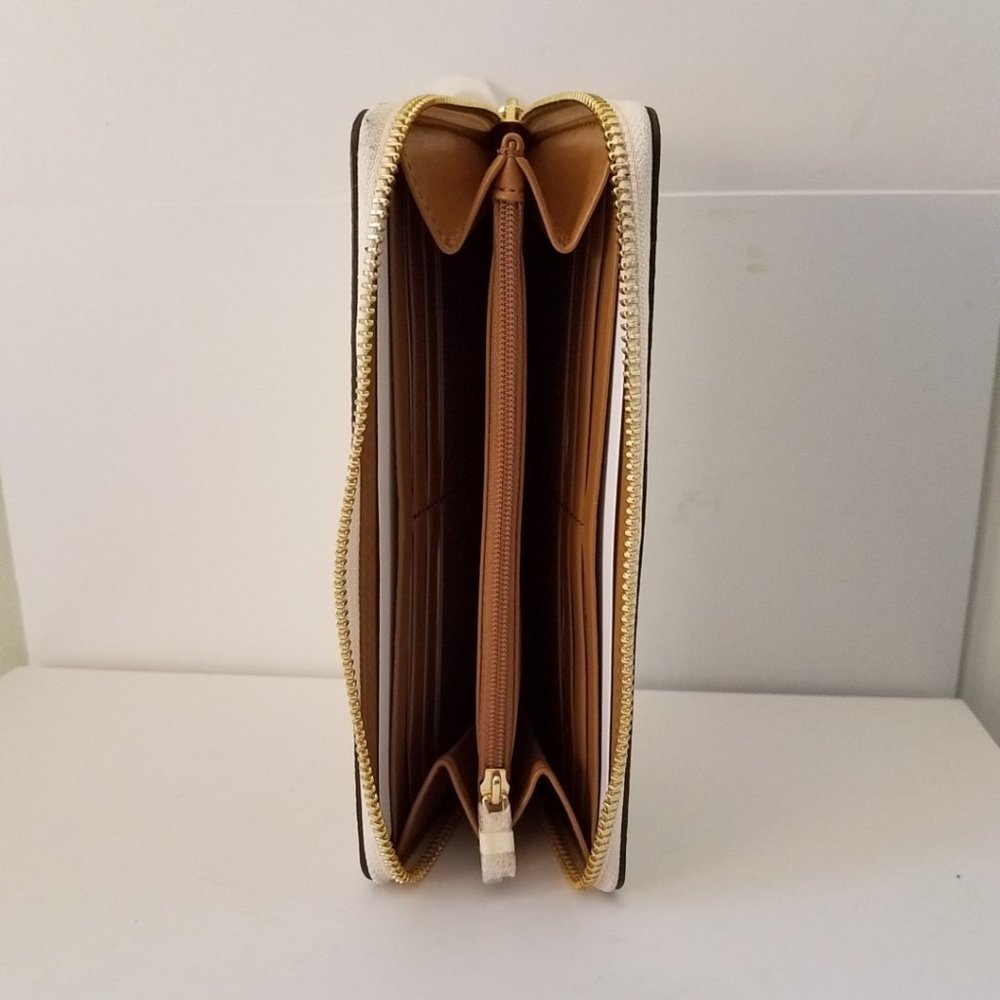 $128 *NEW* COACH Accordion Zip Wallet… - Picture 13 of 16